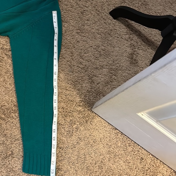 Yarn works green sweater very warm long length great with leggings - Picture 4 of 8